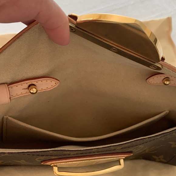 Louis Vuitton Monogram PM Beverly pouchette shoulder/clutch bag - Picture 12 of 12